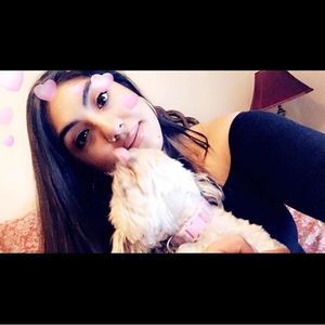 Meet your Posher, Cynthia